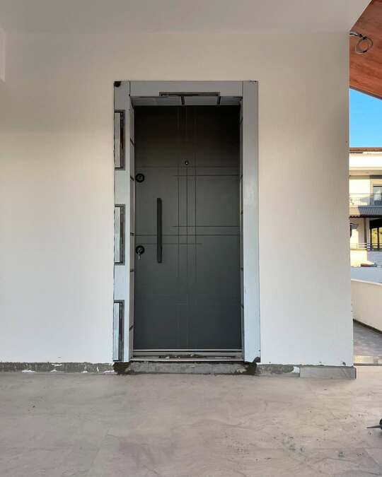 Mat Siyah Çelik Kapı